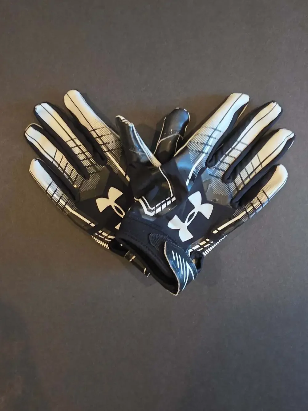 Under Armour F6 Youth Large Football Gloves Black White